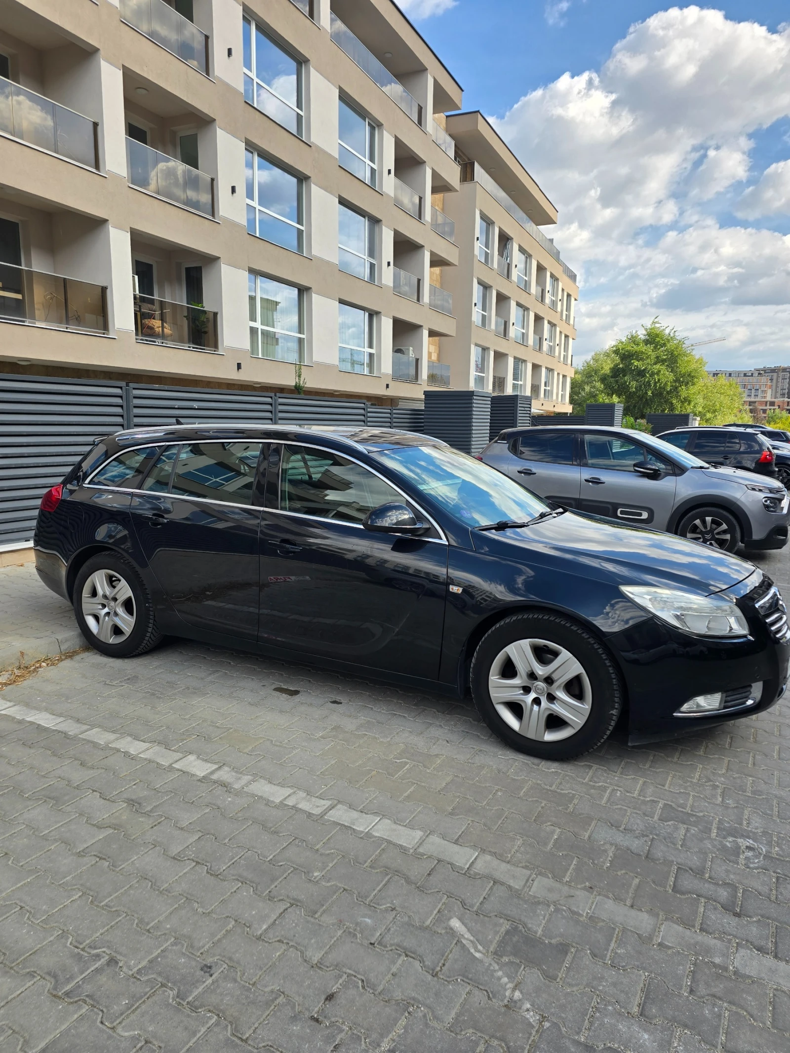 Opel Insignia, снимка 3 - Автомобили и джипове - 56319429
