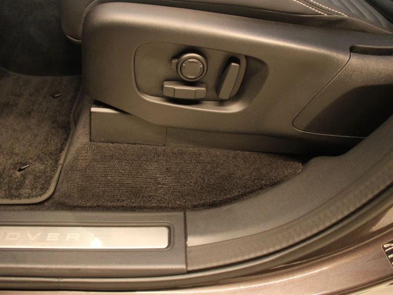 Land Rover Discovery D350 Dynamic SE MY2025, снимка 5 - Автомобили и джипове - 52226255