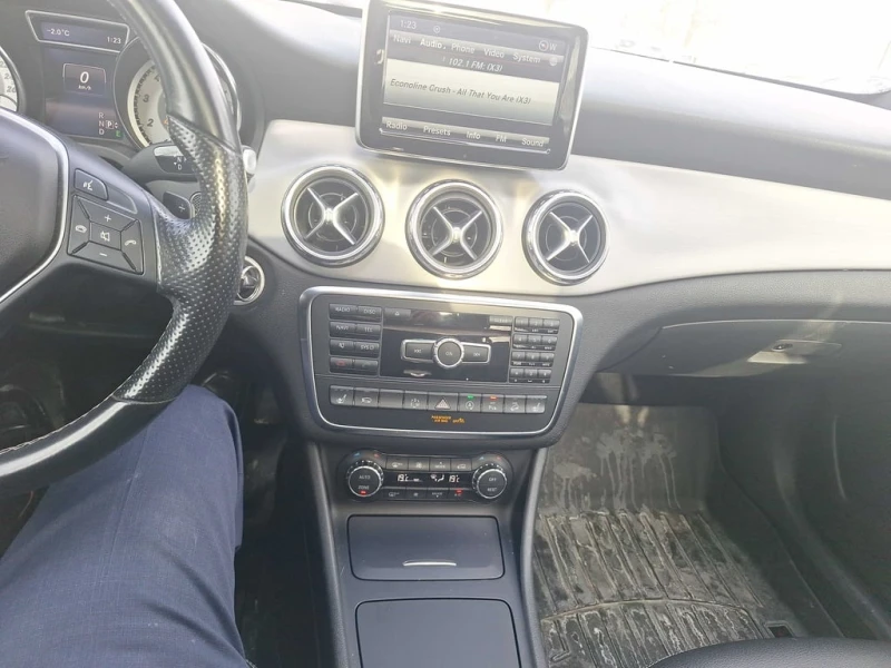 Mercedes-Benz GLA 250 * CARFAX * БЕЗ ПЪРВОНАЧАЛНА ВНОСКА, снимка 9 - Автомобили и джипове - 52940181