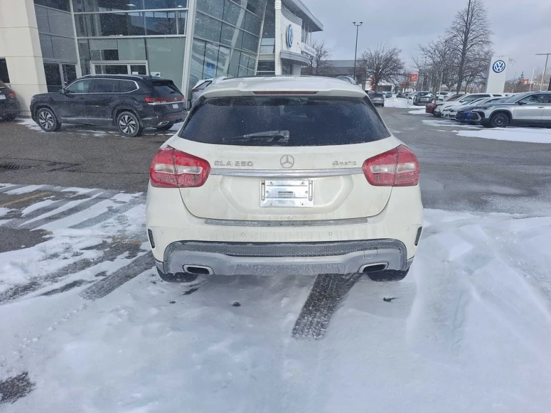 Mercedes-Benz GLA 250 * CARFAX * БЕЗ ПЪРВОНАЧАЛНА ВНОСКА, снимка 4 - Автомобили и джипове - 52940181