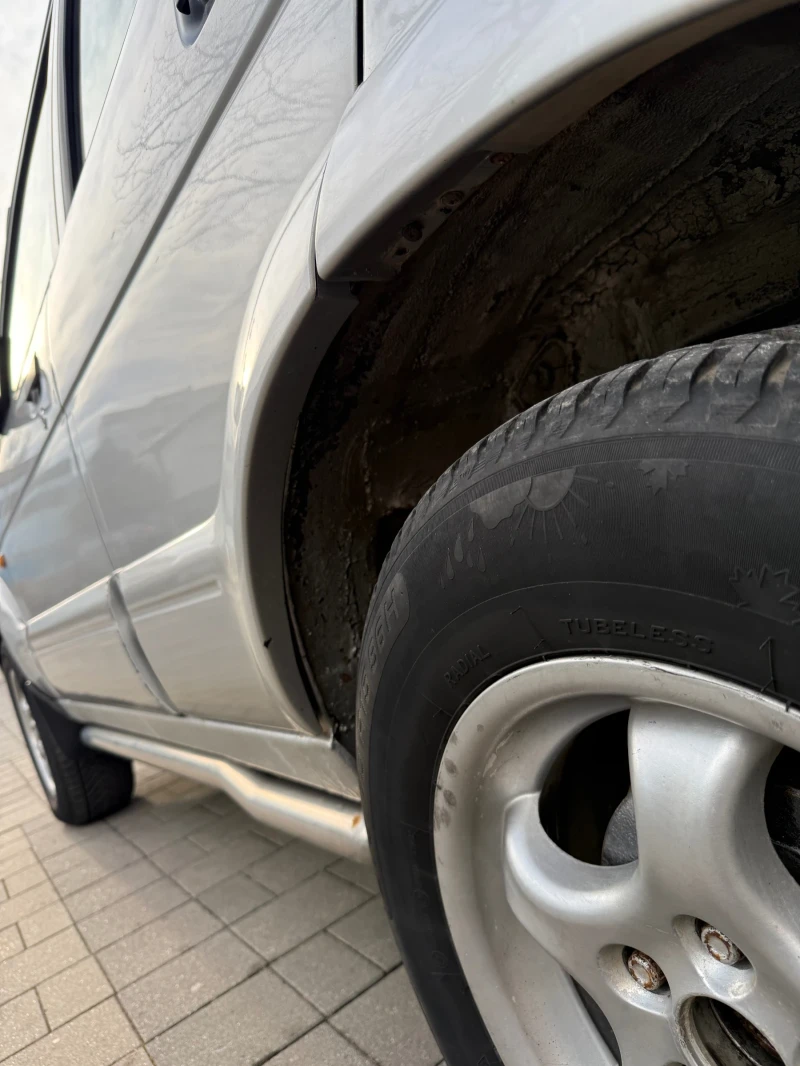 Daihatsu Terios АВТОМАТИК ГАЗ 4Х4 КЛИМАТИК, снимка 11 - Автомобили и джипове - 52975019