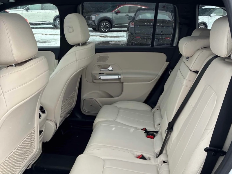 Mercedes-Benz GLB * 250 4 MAT| 360 CAM| PANO| MEMORY| , снимка 15 - Автомобили и джипове - 53360478