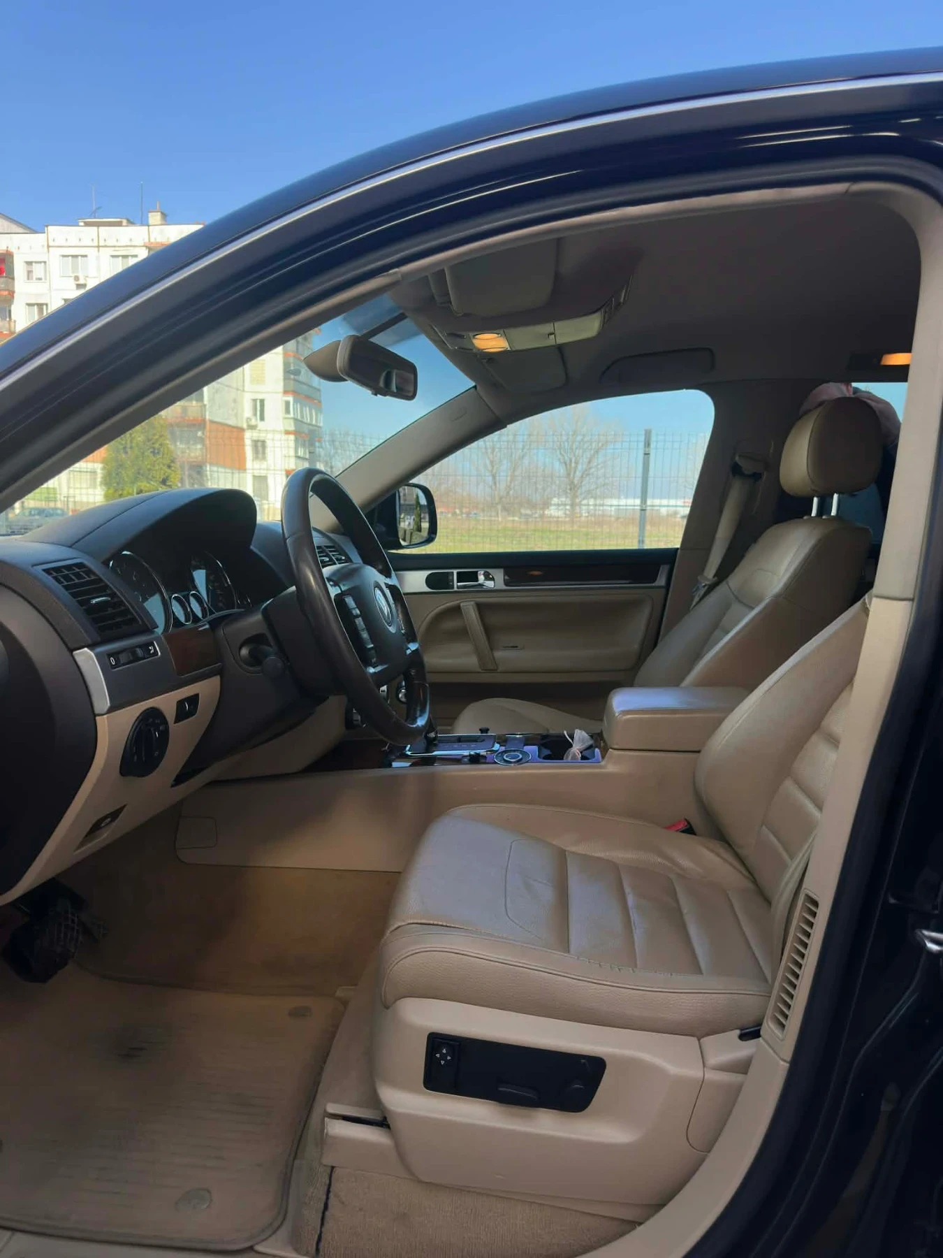 VW Touareg 3.0TDi Facelift, снимка 8 - Автомобили и джипове - 53890728