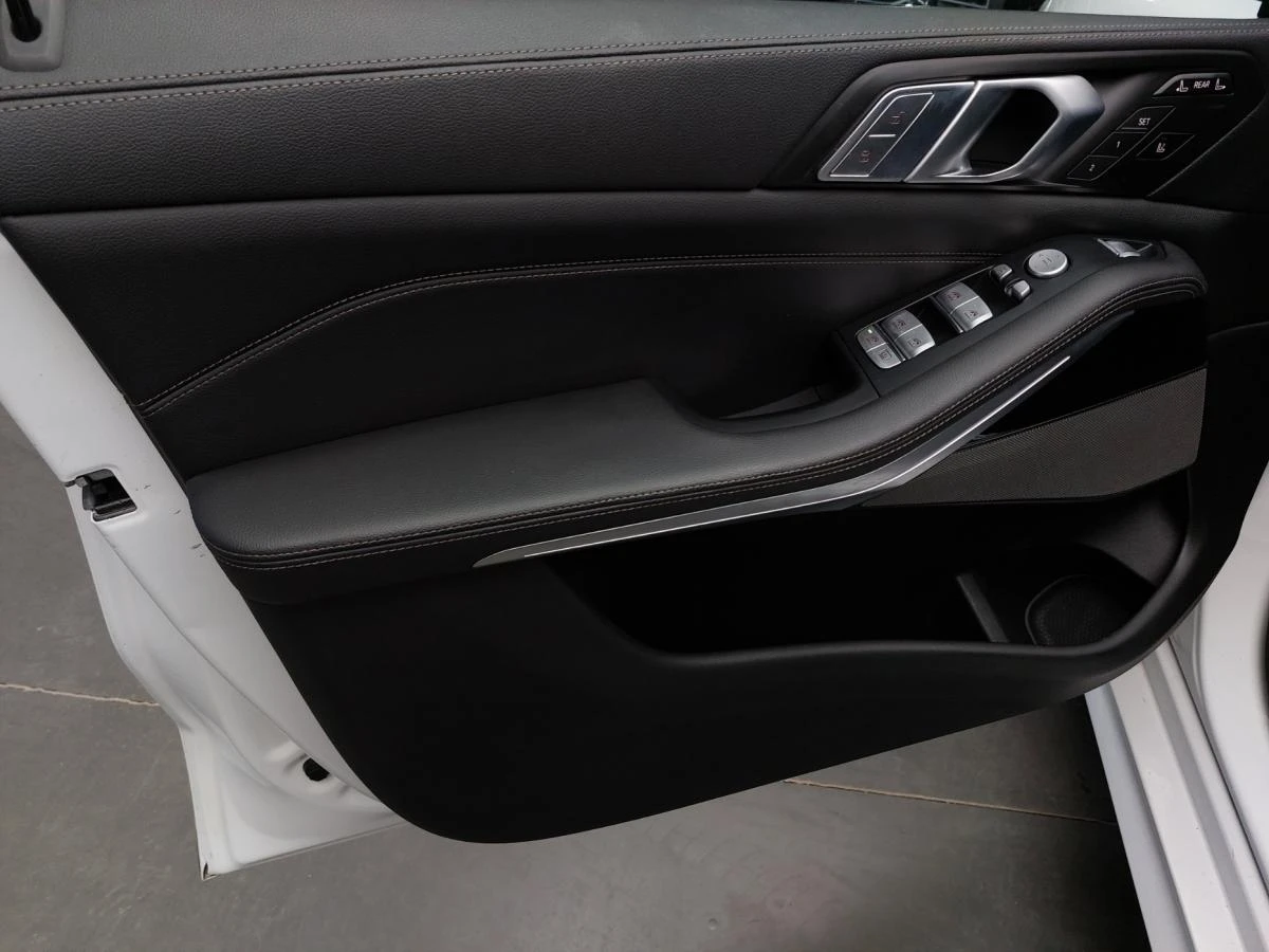 BMW X7 xDrive40i * B58* M-Sport * АвтоКредит* ЦЕНА ДО БГ, снимка 13 - Автомобили и джипове - 54403063