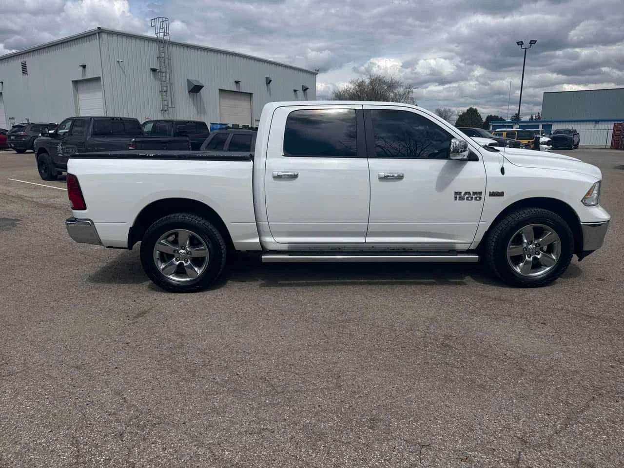 Dodge RAM 1500 * Big Horn* АВТОКРЕДИТ БЕЗ ПЪРВОНАЧАЛНА ВНОСКА* , снимка 3 - Автомобили и джипове - 54648228