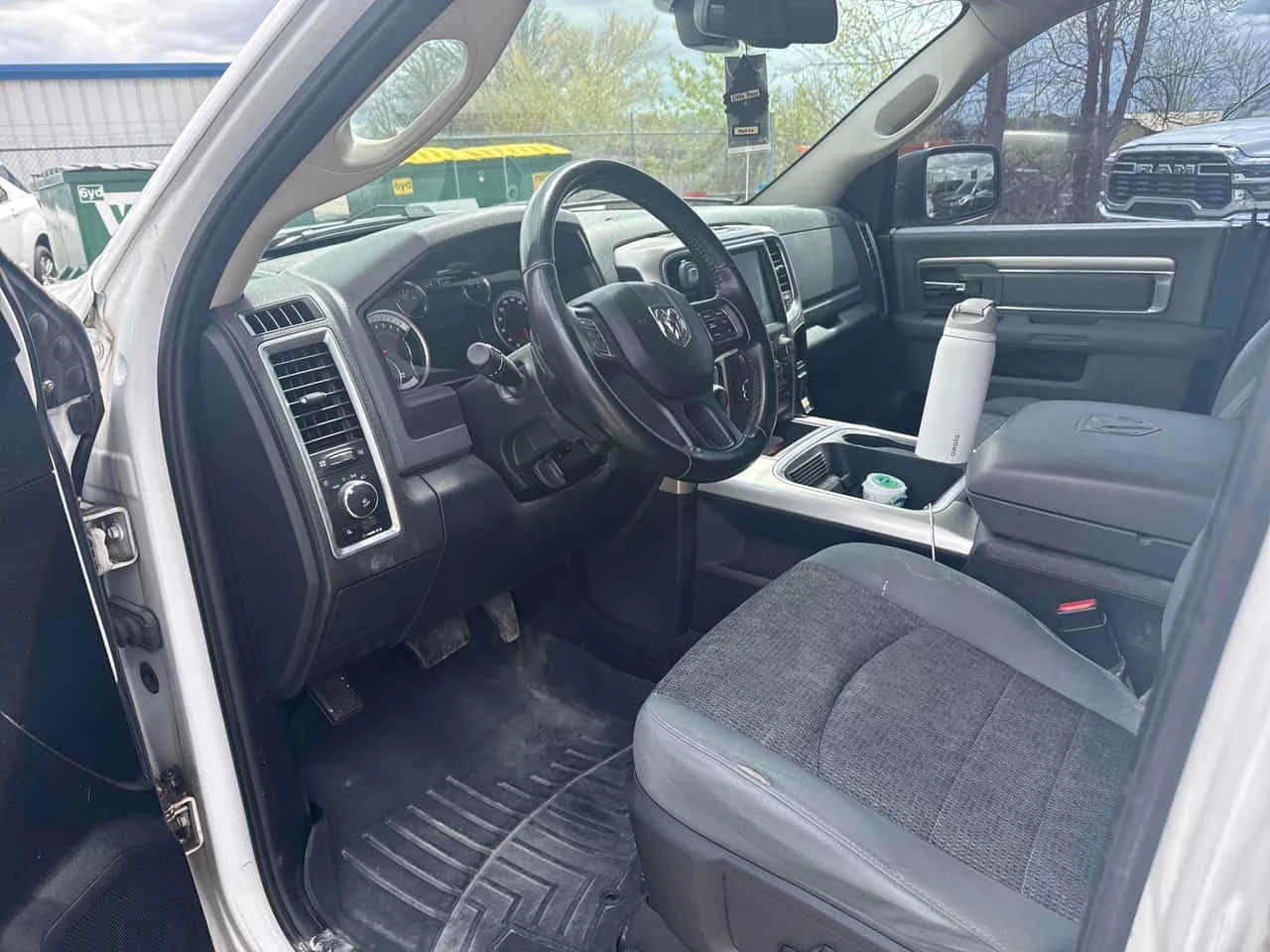 Dodge RAM 1500 * Big Horn* АВТОКРЕДИТ БЕЗ ПЪРВОНАЧАЛНА ВНОСКА* , снимка 5 - Автомобили и джипове - 54648228