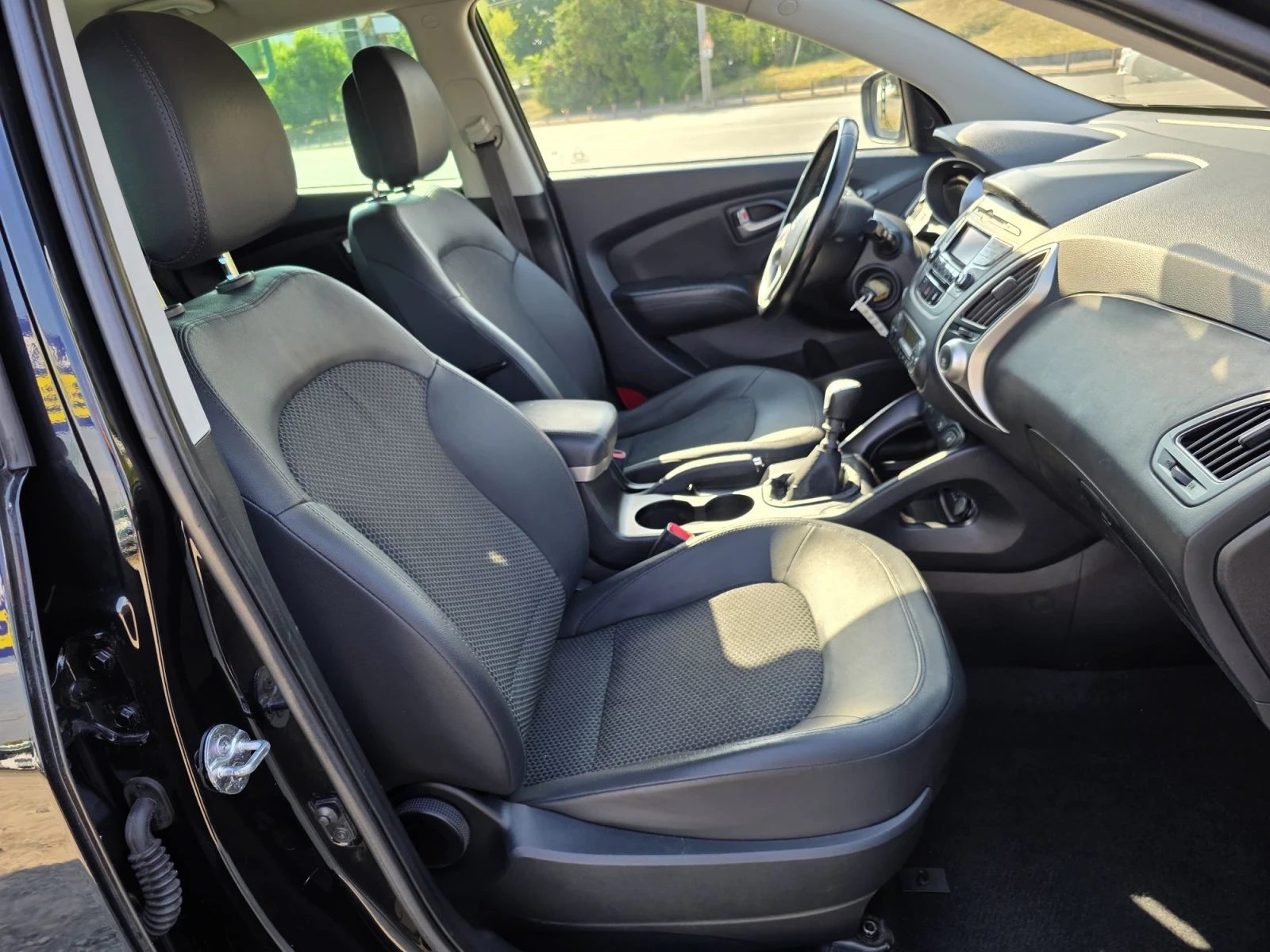 Hyundai IX35 2.0 CRDI 136 K.C, снимка 10 - Автомобили и джипове - 55597218