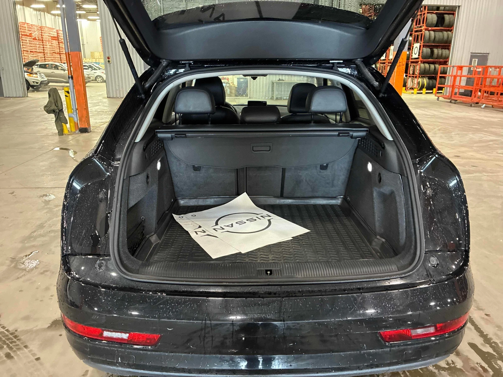Audi Q3 * Komfort * CARFAX * ОПЦИЯ ЗА ФИНАНСИРАНЕ * , снимка 14 - Автомобили и джипове - 56159775