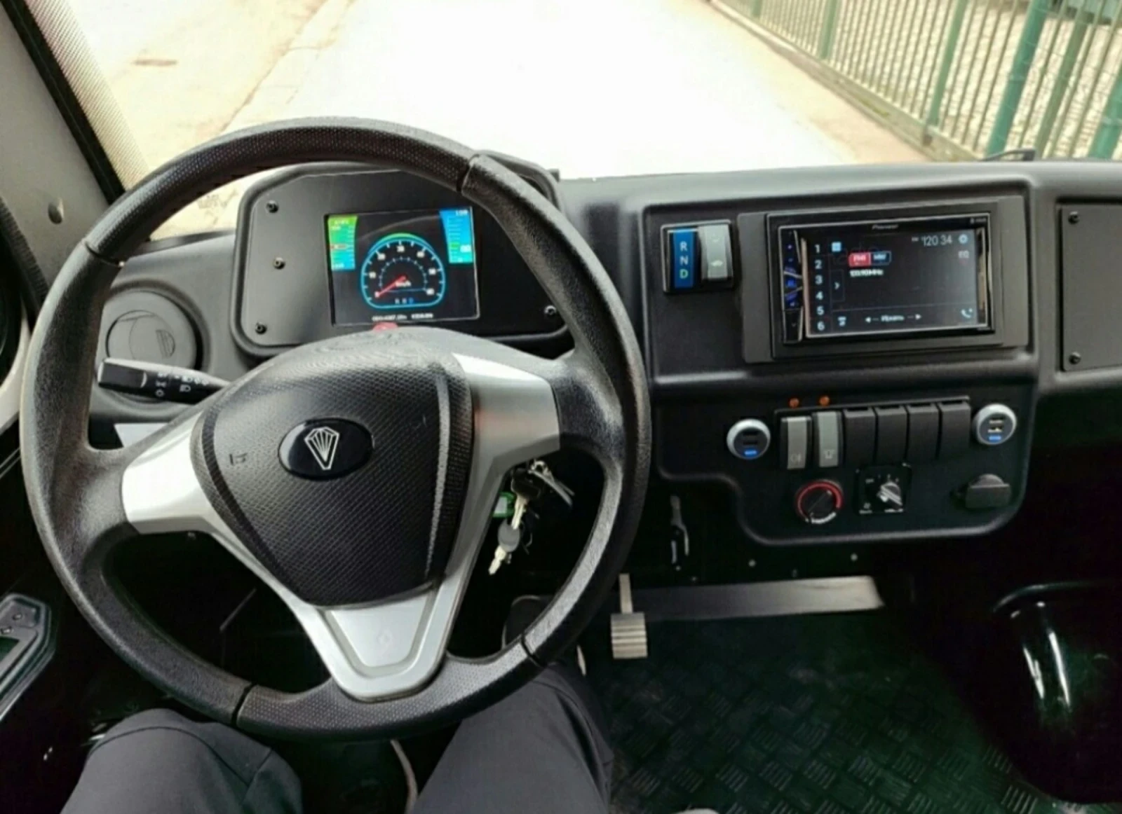 Isuzu Q-BUS 31 Електрически самосвал INZILE - изображение 3