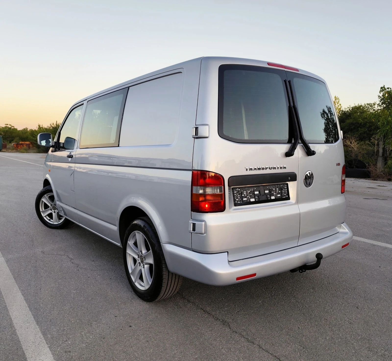 VW Transporter 2.5TDI-131кс.-6ск-EURO-4 - изображение 5
