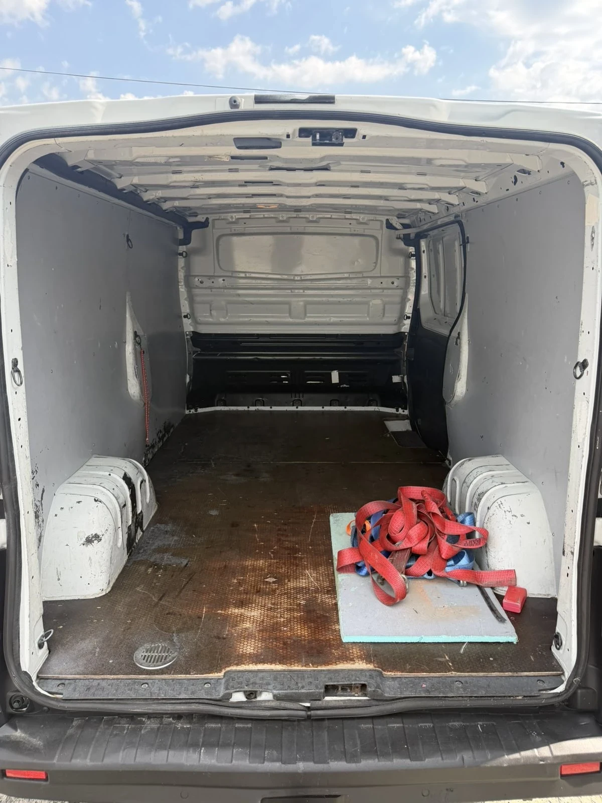 Renault Trafic 1.6biturbo, снимка 7 - Бусове и автобуси - 55352931