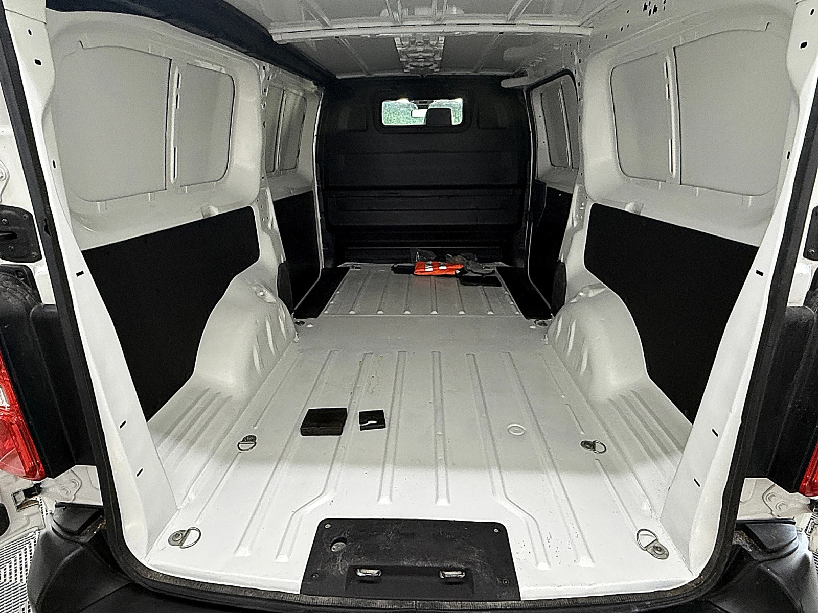 Opel Vivaro, снимка 11 - Бусове и автобуси - 56370089