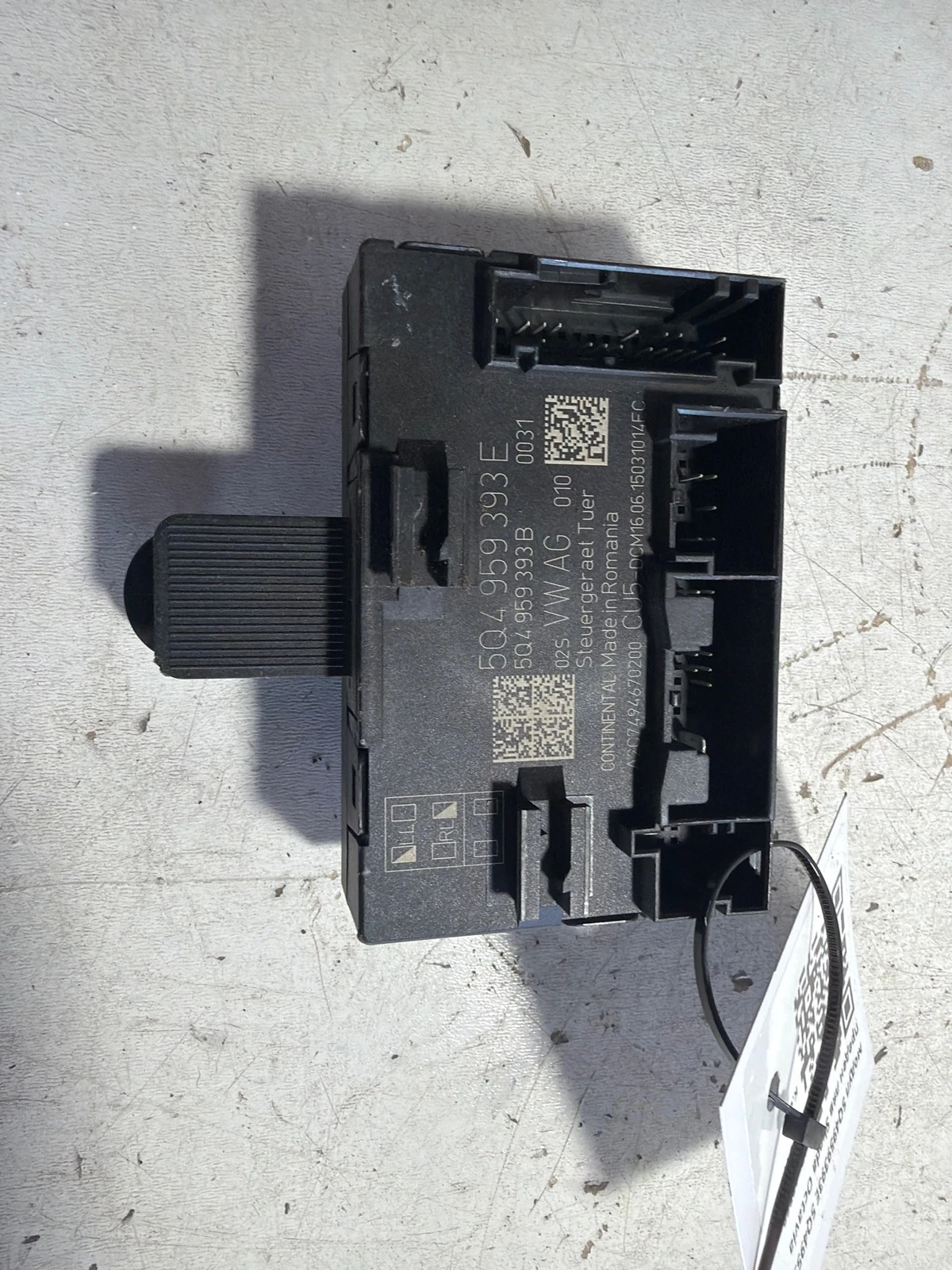 модул 5Q4959393E 5Q4959393B преден ляв Skoda Octavia