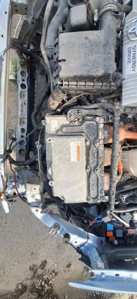 Toyota Auris Хибрид на части, снимка 5