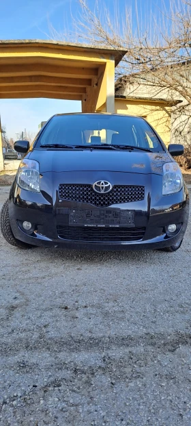 Toyota Yaris 1.3 , снимка 1