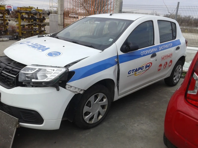 Dacia Sandero 1.5dzi-na 4asti, снимка 4 - Автомобили и джипове - 24598232