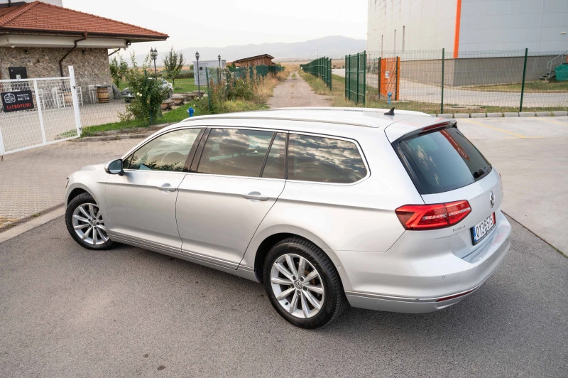 VW Passat 2.0TDI* HighLine* АСС* КАМЕРА* Keyless* Алкантра, снимка 11 - Автомобили и джипове - 42332148