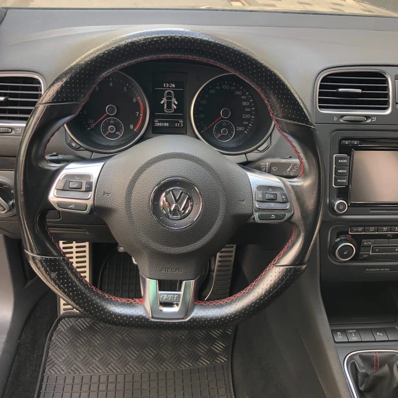 VW Golf 2.0 GTI , снимка 5 - Автомобили и джипове - 49115832