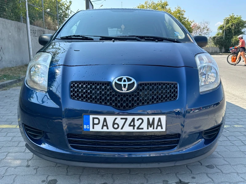 Toyota Yaris 1.0, снимка 1 - Автомобили и джипове - 47312925