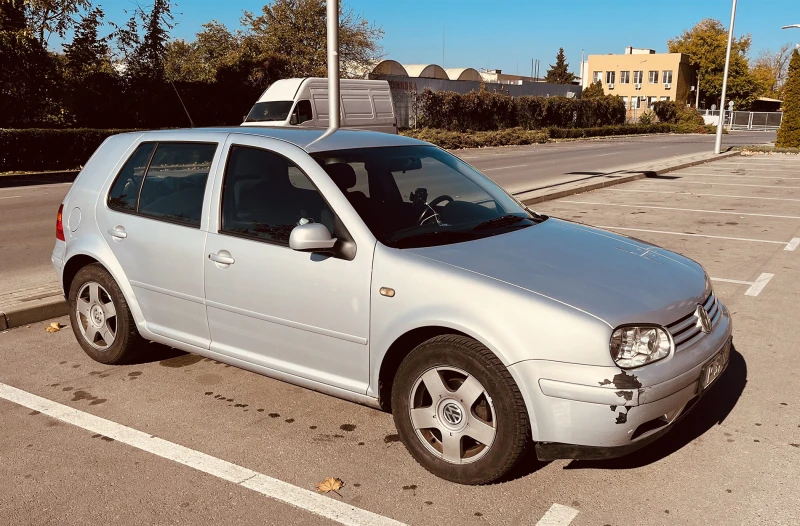 VW Golf 4, снимка 1 - Автомобили и джипове - 48291667