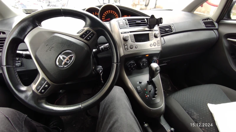 Toyota Verso, снимка 6 - Автомобили и джипове - 48356814