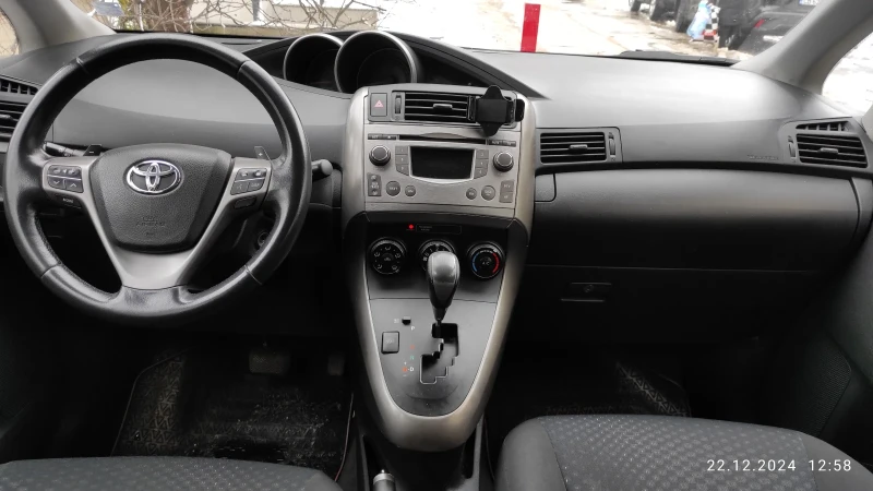 Toyota Verso Automat, снимка 7 - Автомобили и джипове - 48356814