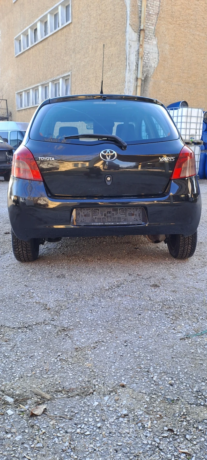 Toyota Yaris 1.3 , снимка 6 - Автомобили и джипове - 49422974