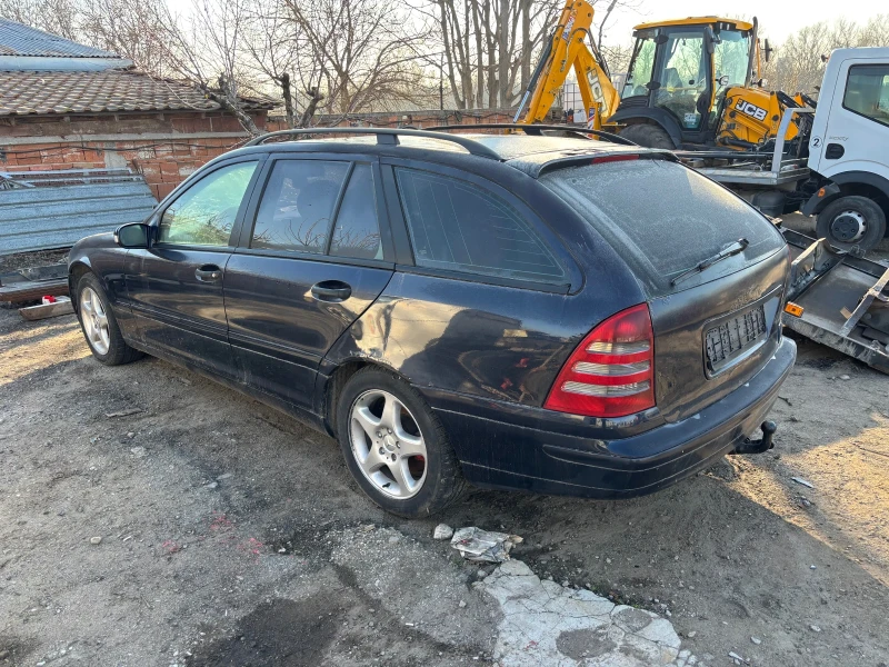 Mercedes-Benz C 220, снимка 2 - Автомобили и джипове - 49430246