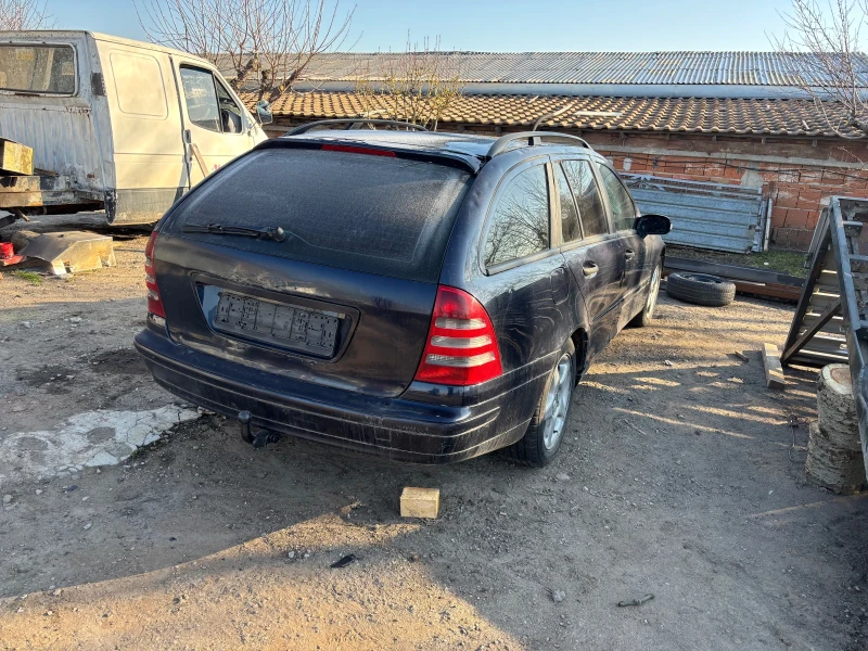 Mercedes-Benz C 220, снимка 3 - Автомобили и джипове - 49430246