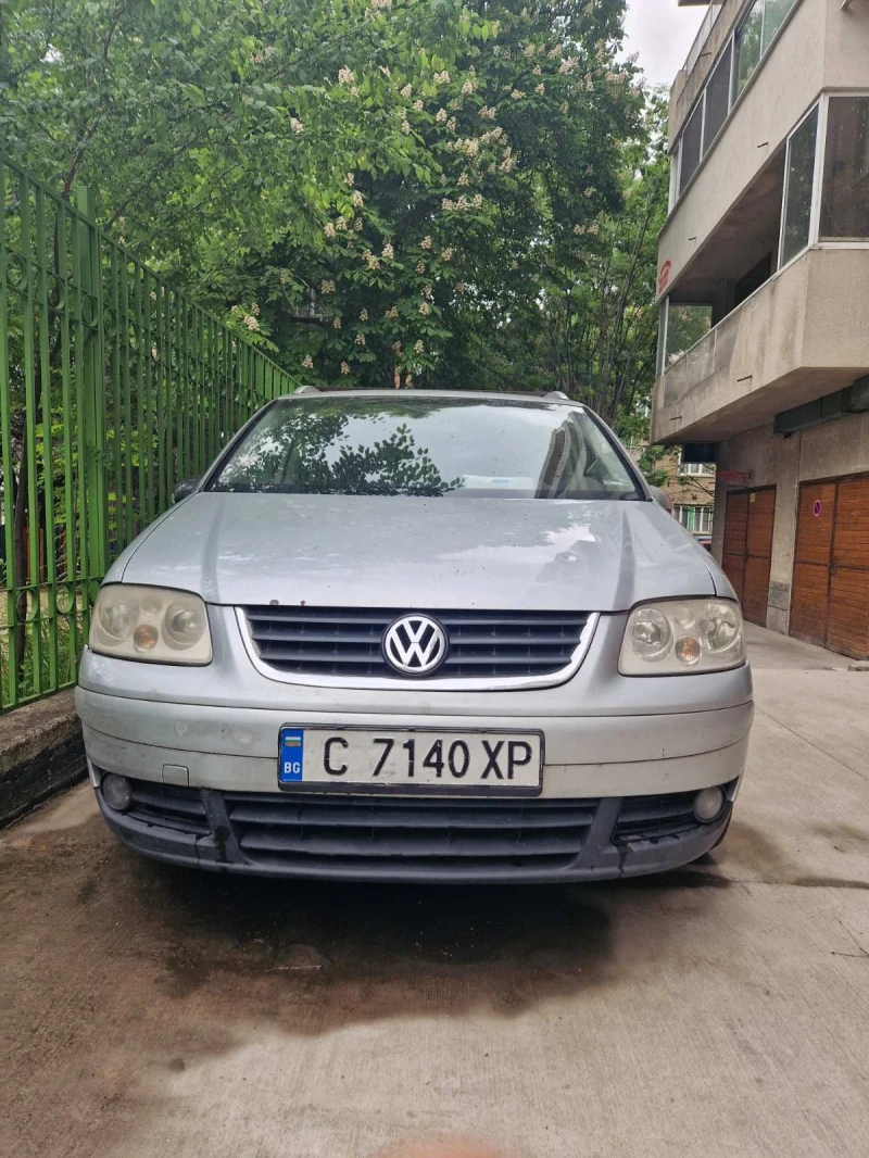 VW Touran, снимка 2 - Автомобили и джипове - 52646802