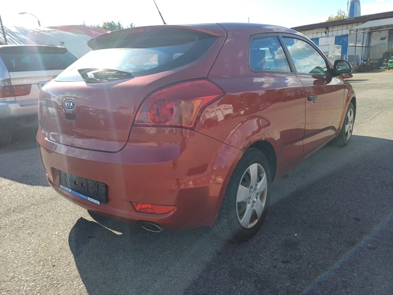 Kia Ceed 1.4.     2008г., снимка 13 - Автомобили и джипове - 51696822