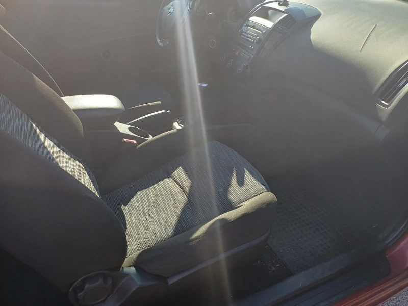 Kia Ceed 1.4.     2008г., снимка 15 - Автомобили и джипове - 51696822