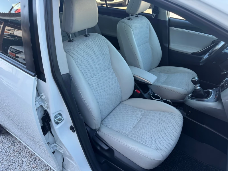 Toyota Verso 1.6D4D* KAMERA* PANORAMA* 6sk* ПЕРЛА* ЛИЗИНГ, снимка 9 - Автомобили и джипове - 51823738