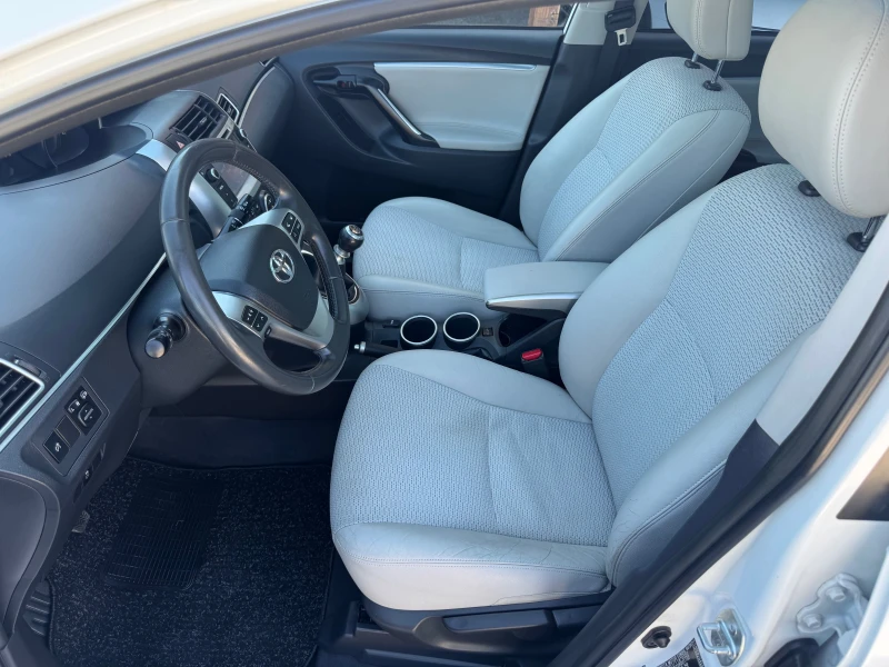 Toyota Verso 1.6D4D* KAMERA* PANORAMA* 6sk* ПЕРЛА* ЛИЗИНГ, снимка 5 - Автомобили и джипове - 51823738