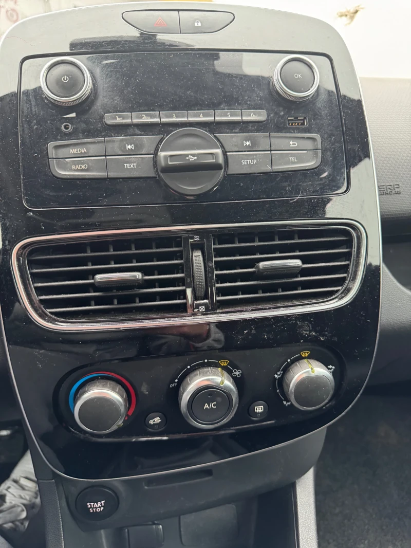 Renault Clio 1.5 Dci, снимка 11 - Автомобили и джипове - 52386252