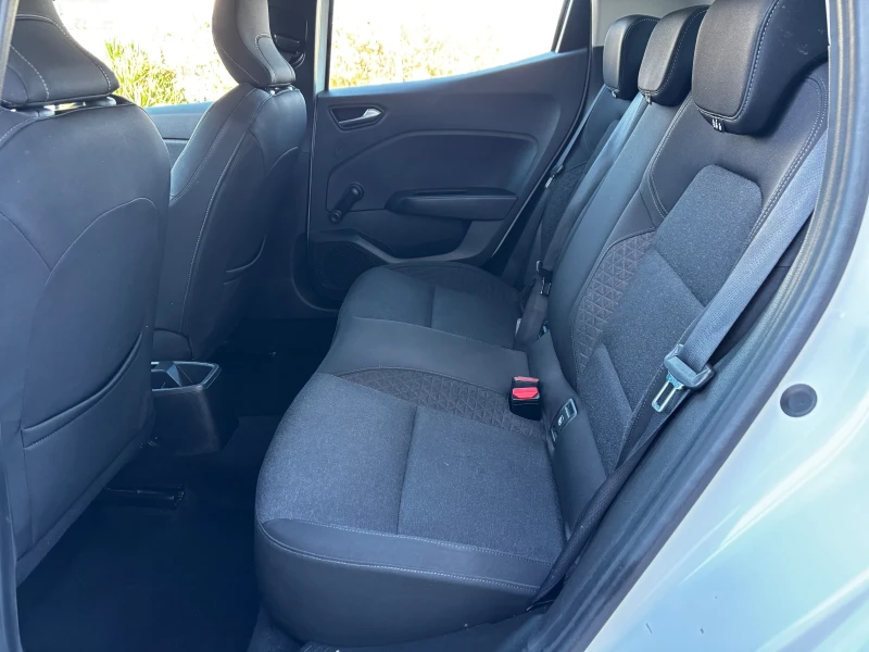 Renault Clio 1.0* 133 000 КМ* SERVICE BOOK* KTEO* COC, снимка 8 - Автомобили и джипове - 52414156