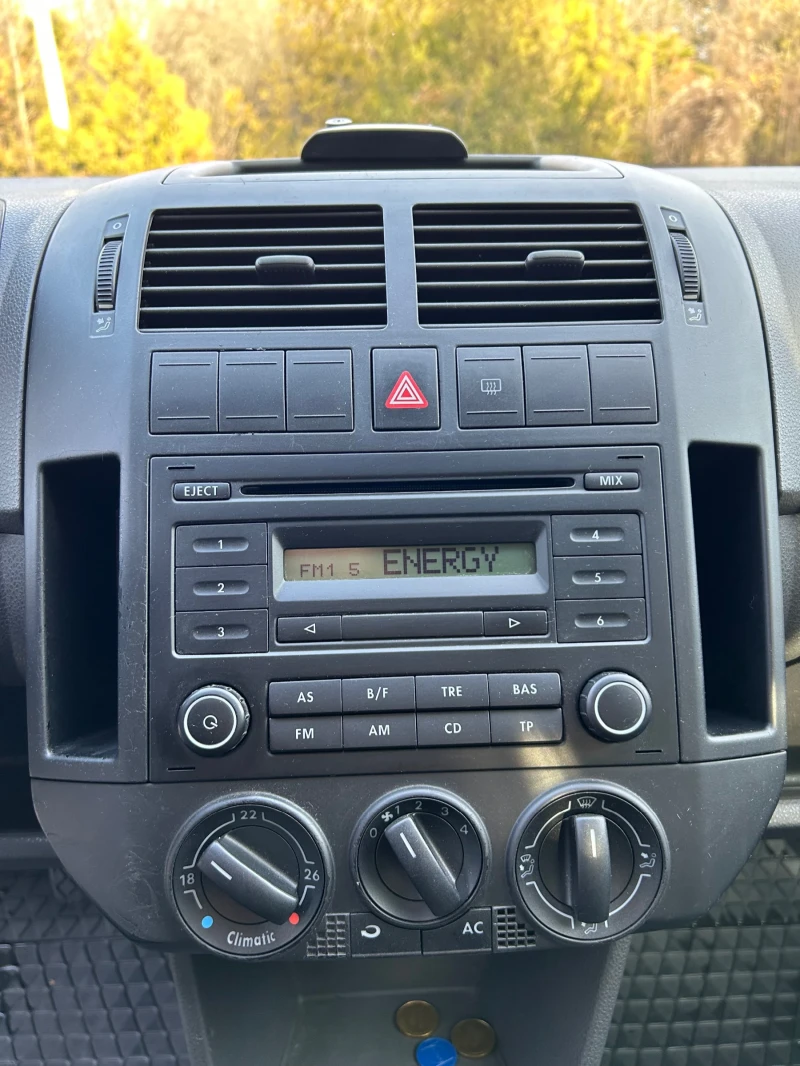 VW Polo 1.4 TDI, снимка 15 - Автомобили и джипове - 52750179