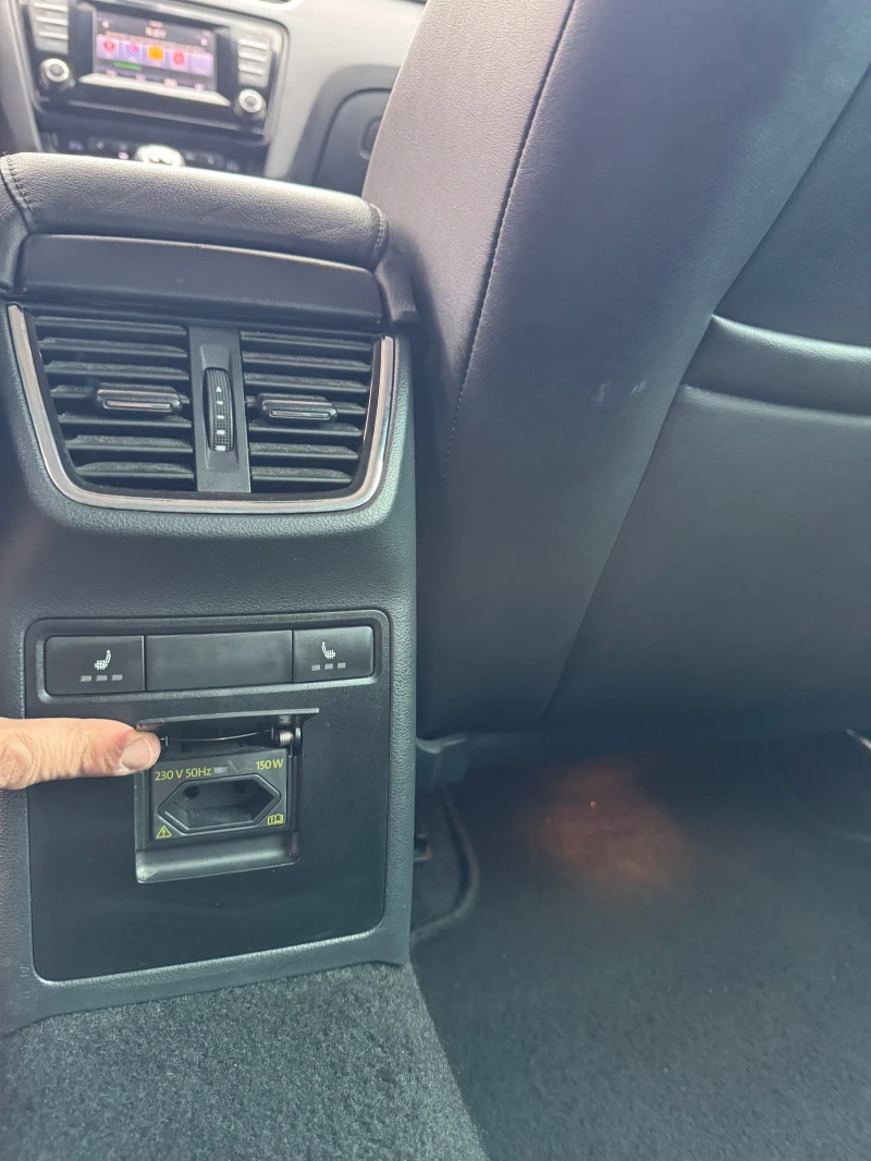 Skoda Octavia 2.0 TDI, снимка 14 - Автомобили и джипове - 53446588
