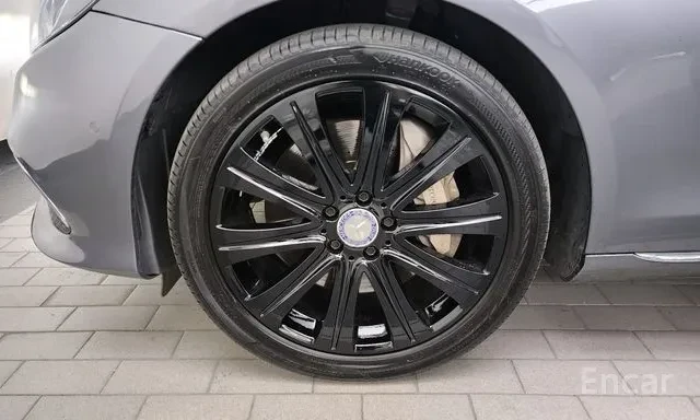 Mercedes-Benz E 400 ПАНО / ДИСТР/ ЦЯЛ ДИСПЛЕЙ / 360 / HEAD-UP / ЛИЗИНГ, снимка 4 - Автомобили и джипове - 54896753