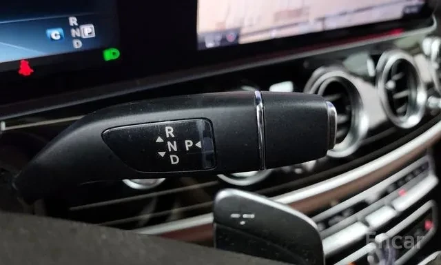 Mercedes-Benz E 400 ПАНО / ДИСТР/ ЦЯЛ ДИСПЛЕЙ / 360 / HEAD-UP / ЛИЗИНГ, снимка 7 - Автомобили и джипове - 54896753