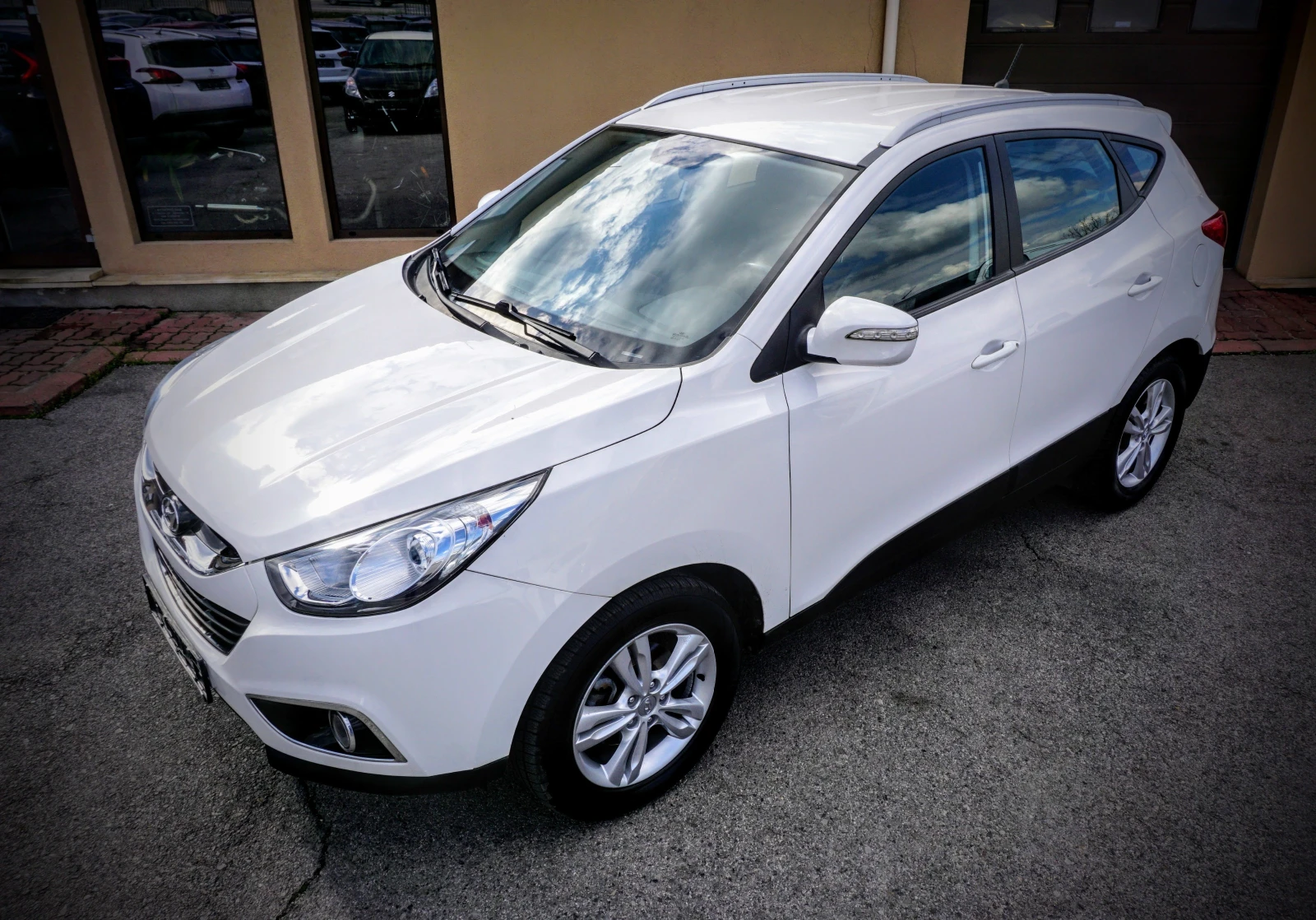 Hyundai IX35 1.7 CRDI COMFORT - изображение 2