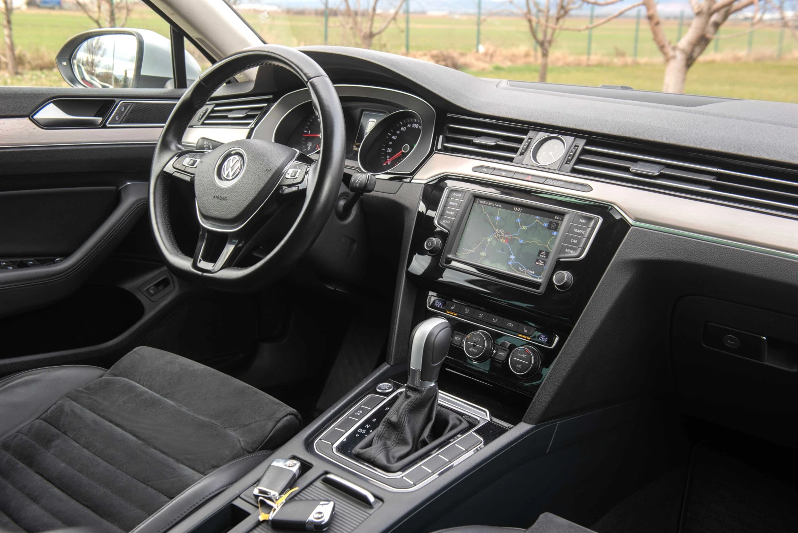 VW Passat 2.0TDI* HighLine* АСС* КАМЕРА* Keyless* Алкантра - изображение 7