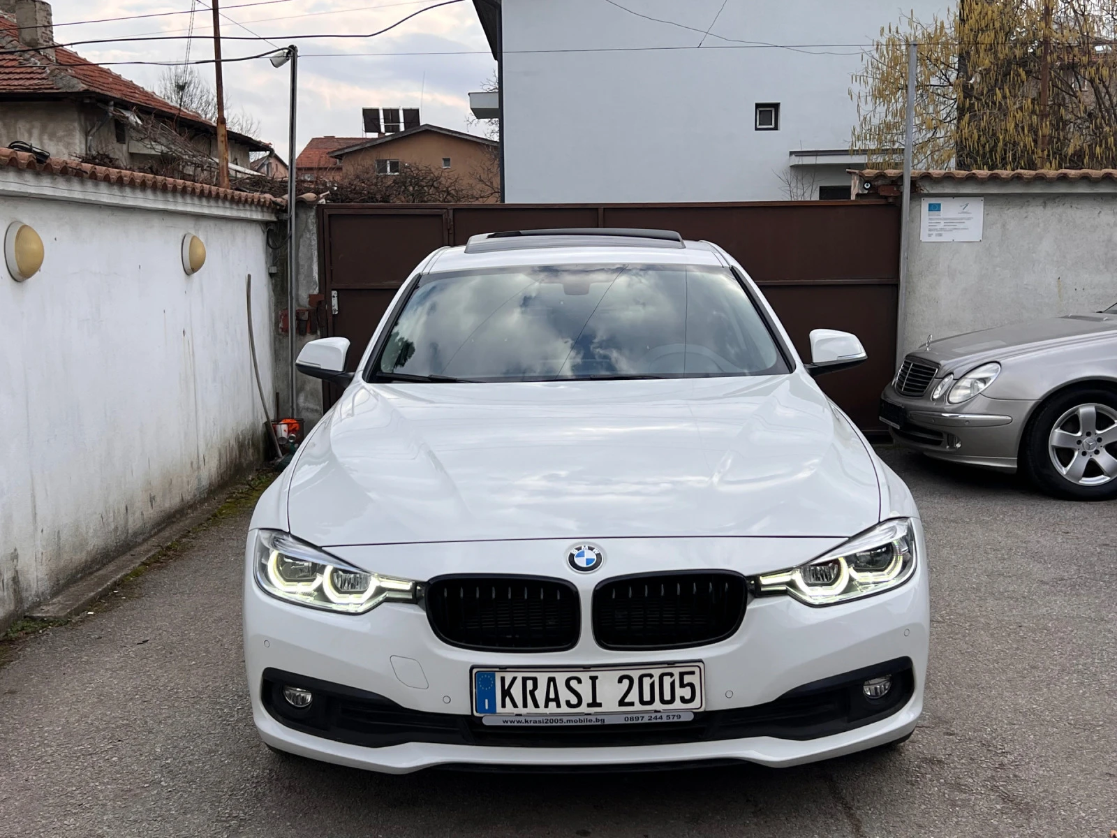 BMW 320 I x-DRIVE FACELIFT 62000KM!!! NAVI LED AUTOMATIC - изображение 2