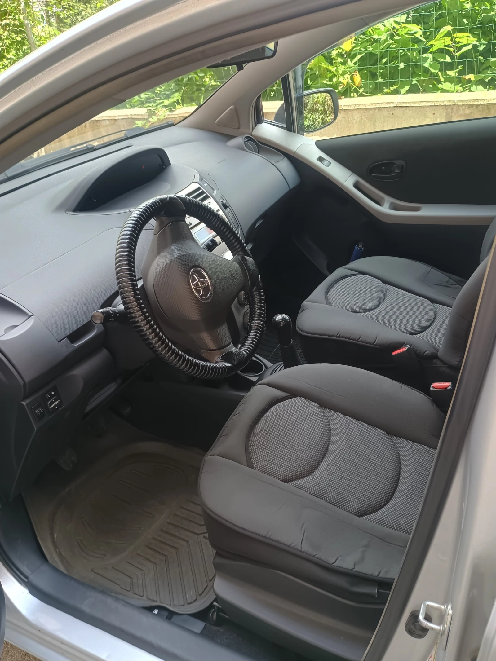 Toyota Yaris  - изображение 5