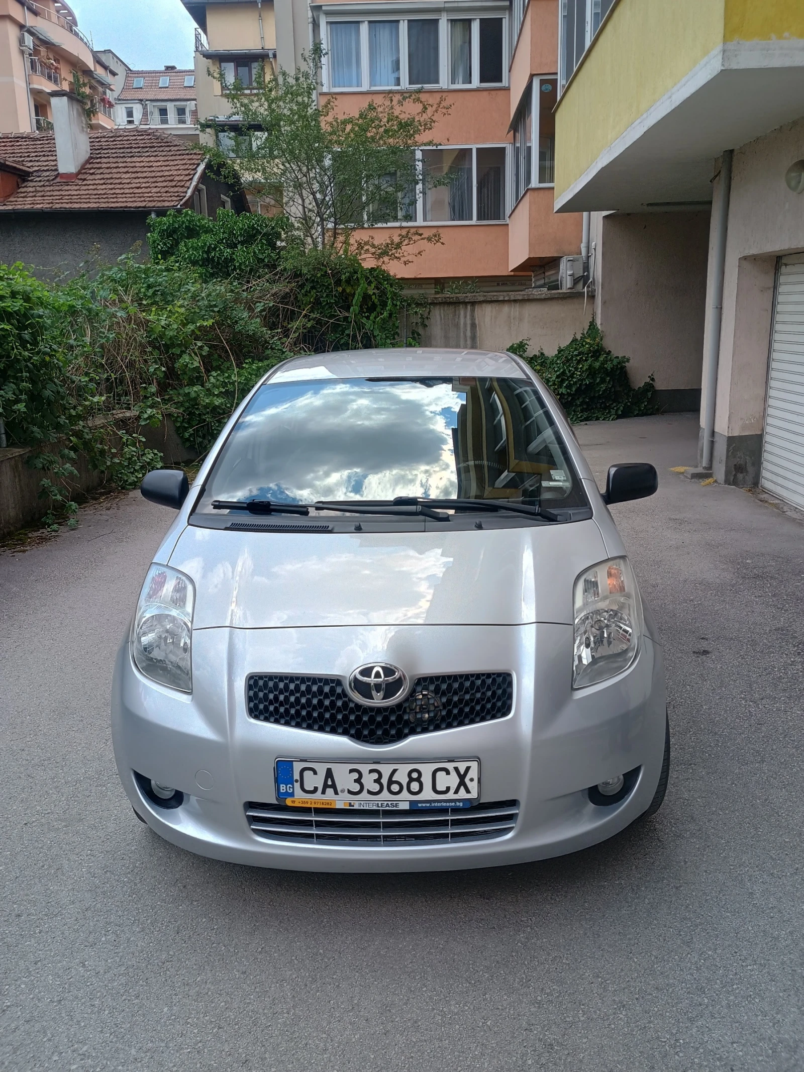 Toyota Yaris  - изображение 2