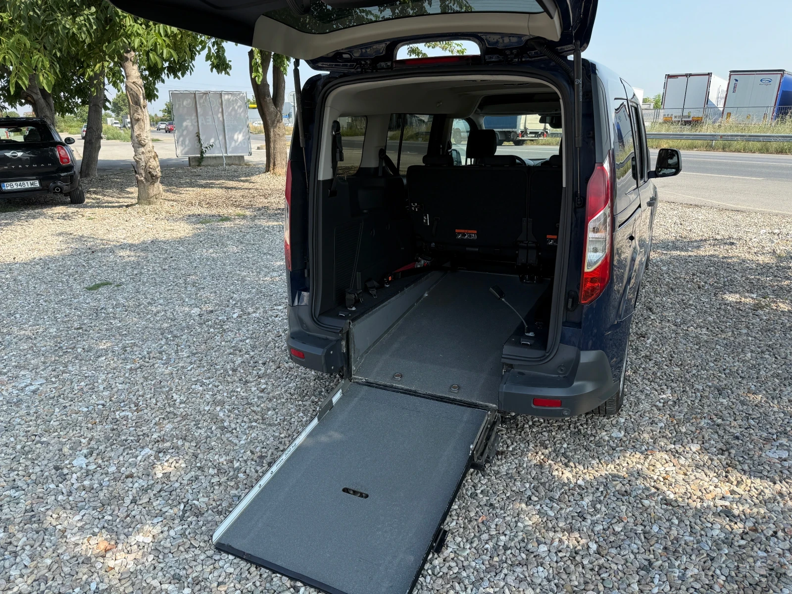 Ford Tourneo Connect 1.5 D 120 - изображение 10