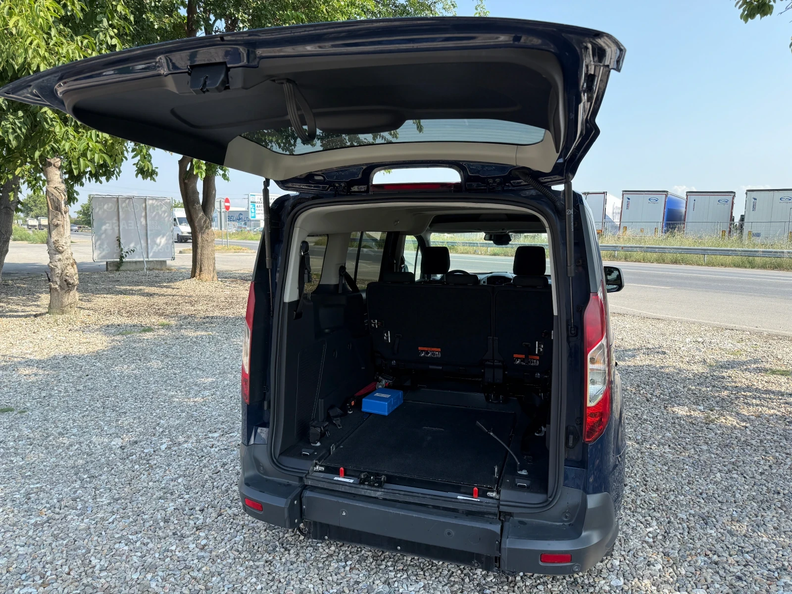 Ford Tourneo Connect 1.5 D 120 - изображение 7