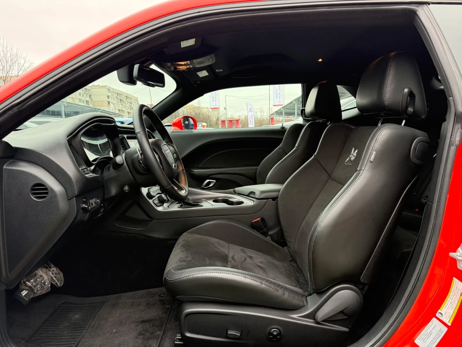 Dodge Challenger SRT 392 6.4 HEMI 492hp, снимка 11 - Автомобили и джипове - 53599854