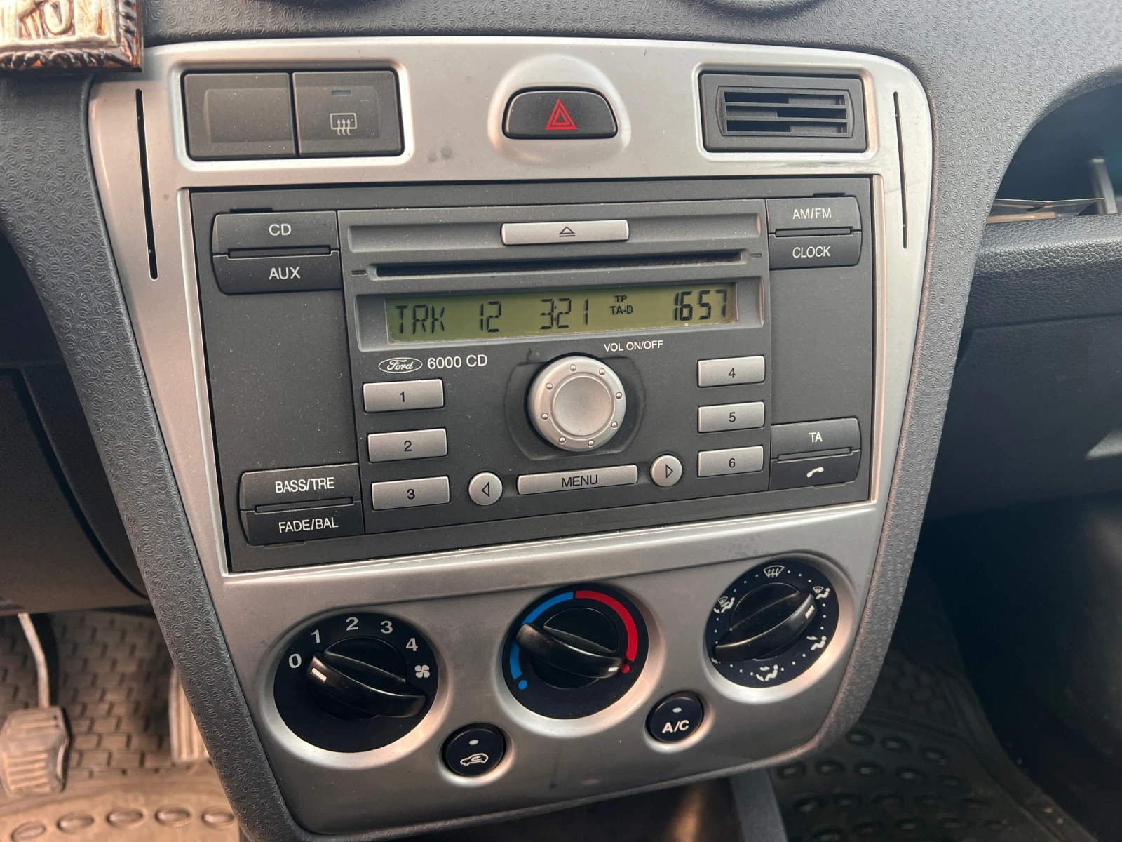 Ford Fusion 1.4HDi, снимка 9 - Автомобили и джипове - 53829991