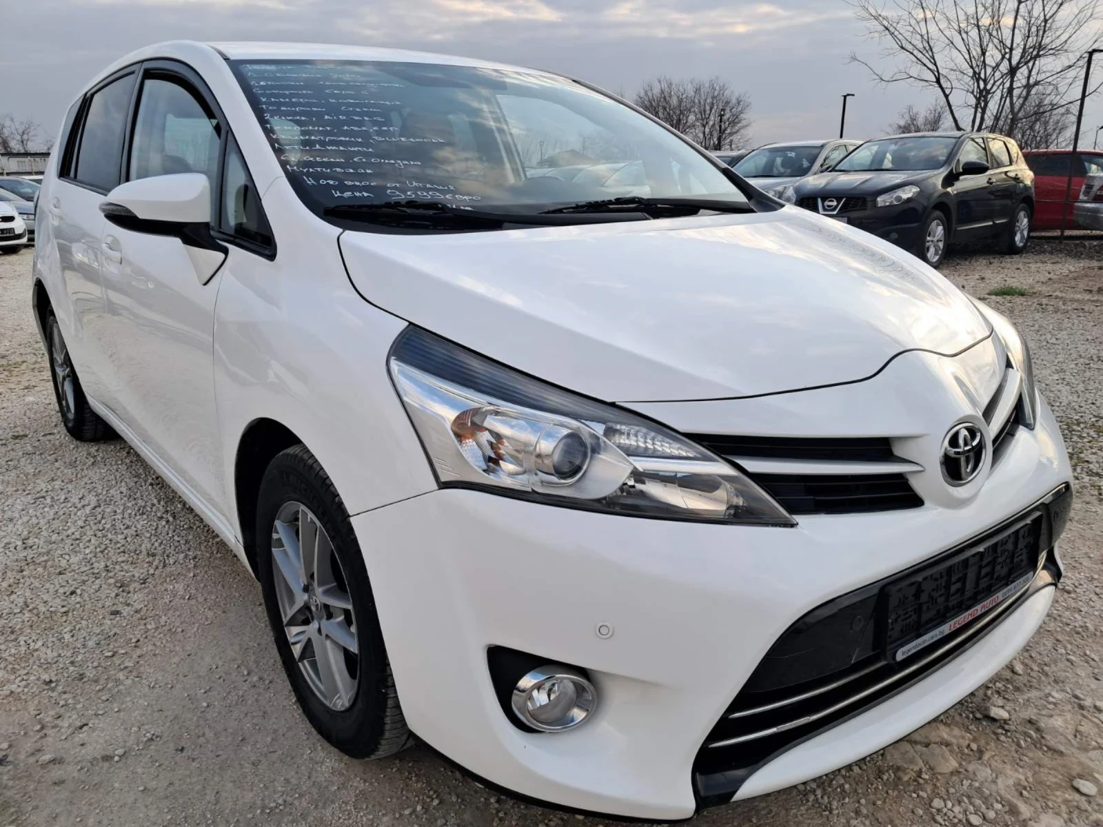 Toyota Verso 1.6 , снимка 3 - Автомобили и джипове - 53900648